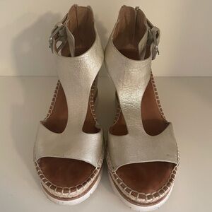 Gentle Souls by Kenneth Cole Elyssa Easy T-Straps